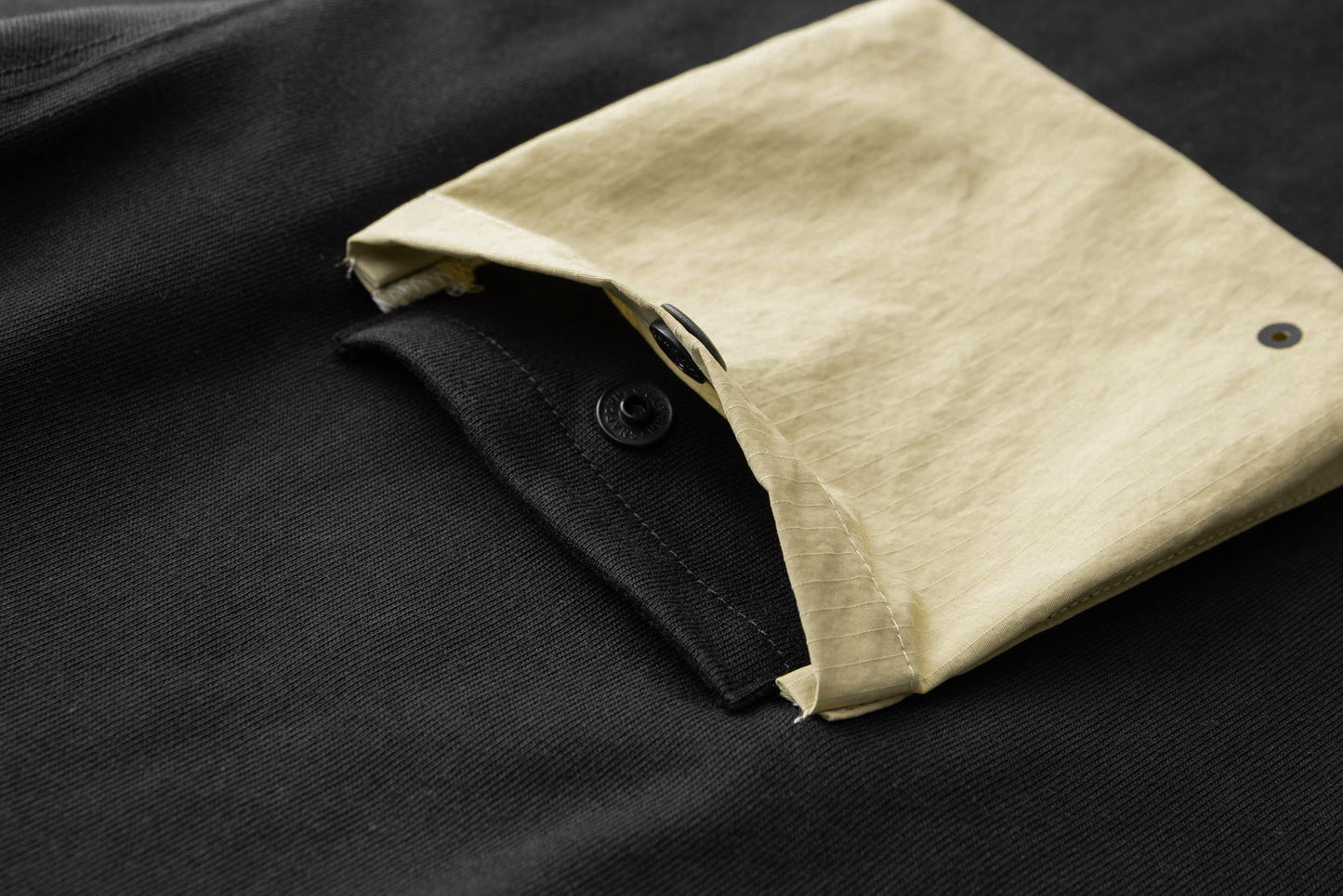 100%Cotton 305G heavy weight 3D pocket T-shirt