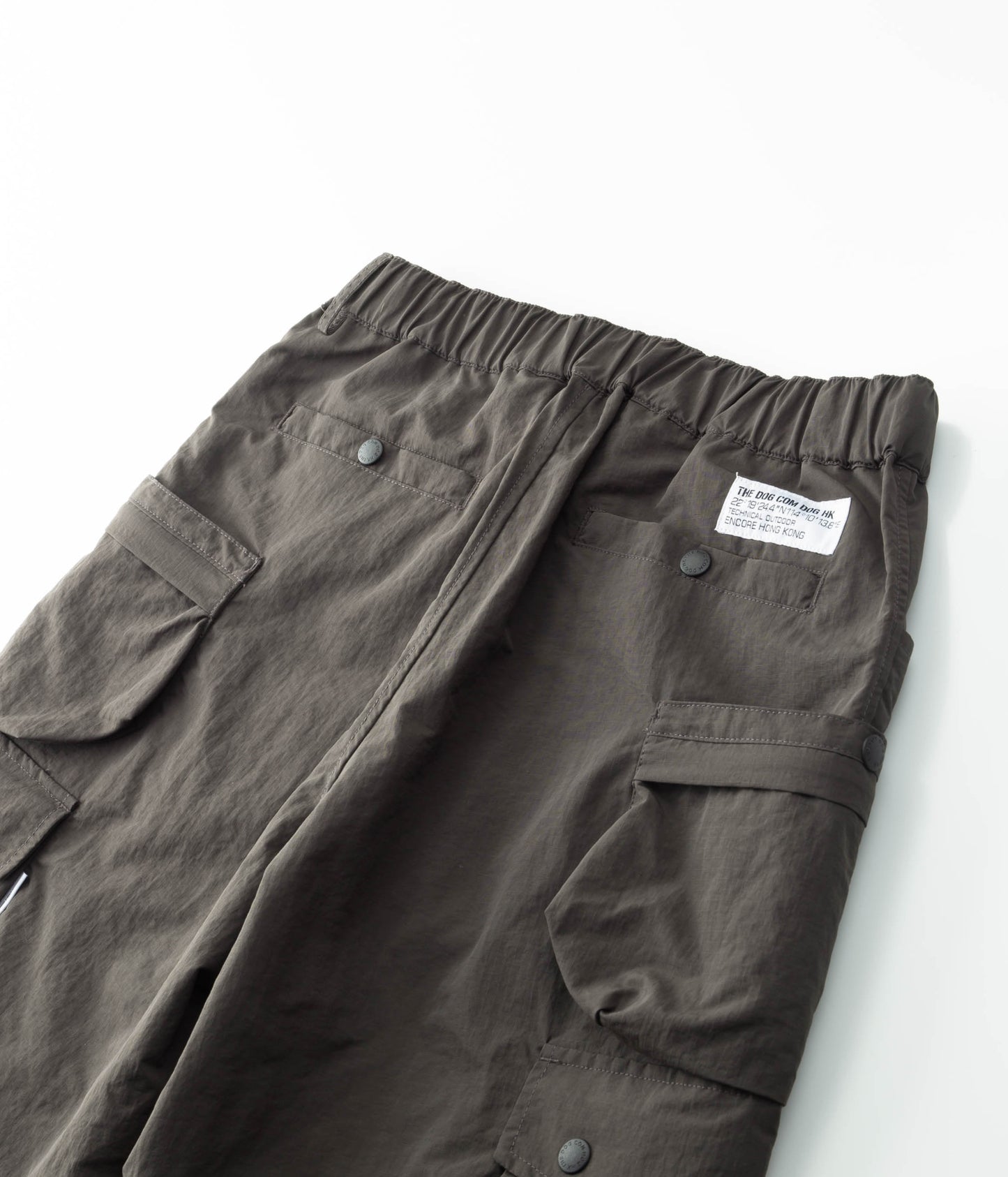 Three-dimensional quick-drying ultra-light functional shorts