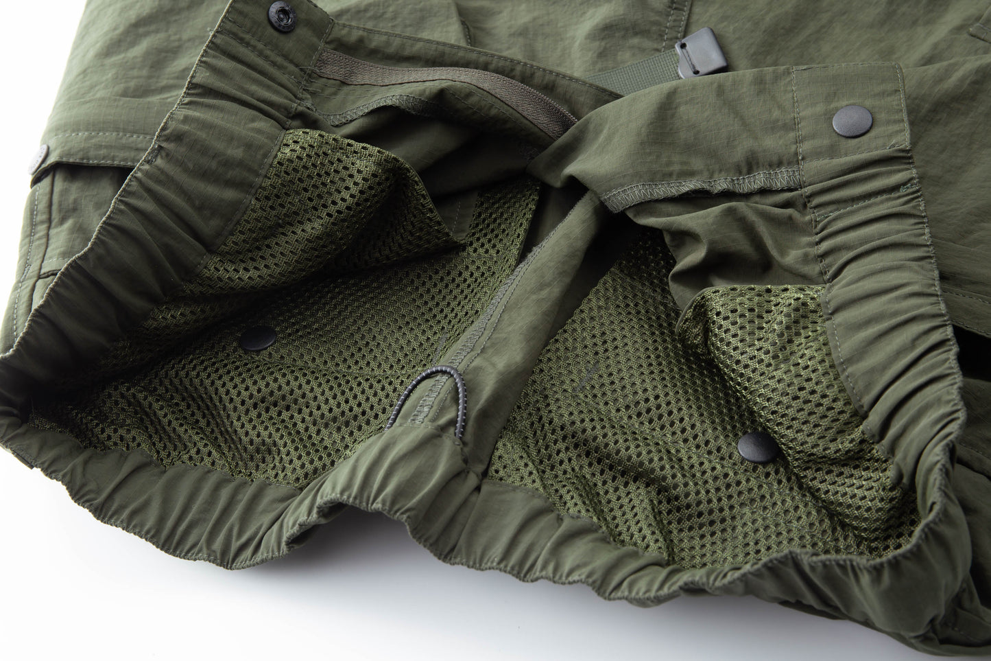 Three-dimensional quick-drying ultra-light functional shorts