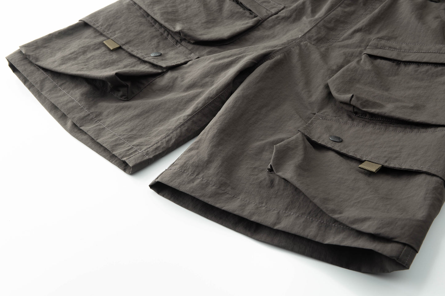 Three-dimensional quick-drying ultra-light functional shorts